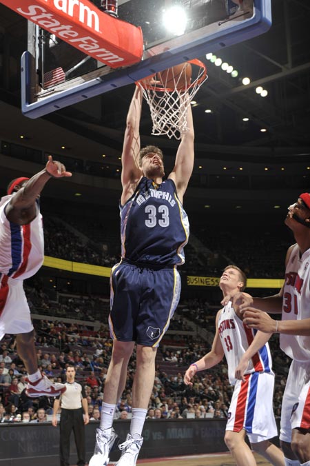 并彰显出中 并彰显出中