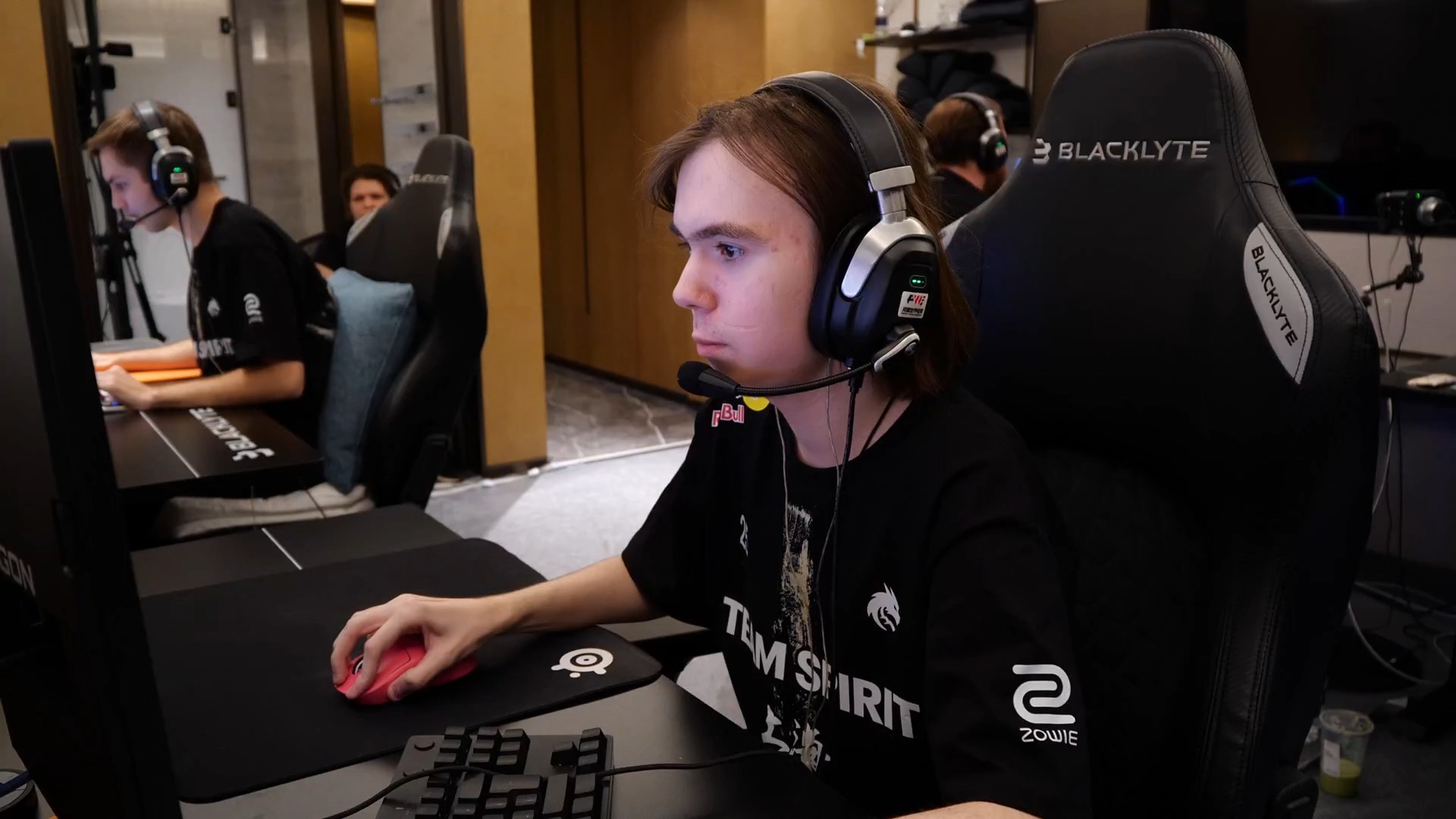 其中外接手 其中外接手