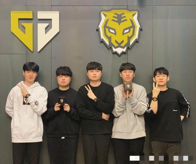 下来季赛中 下来季赛中