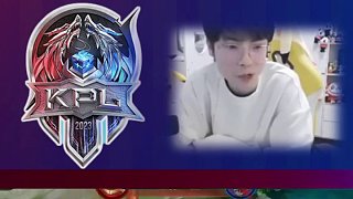 柱而出 柱而出